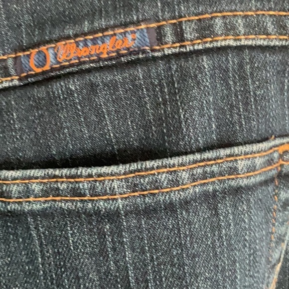 Wrangler Blue Straight Leg Jeans with Iconic Stitching - Picture 2 of 8